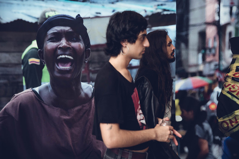 Jovén participando del Laboratorio de Artes Electrónicas dirigido a jóvenes y adultos