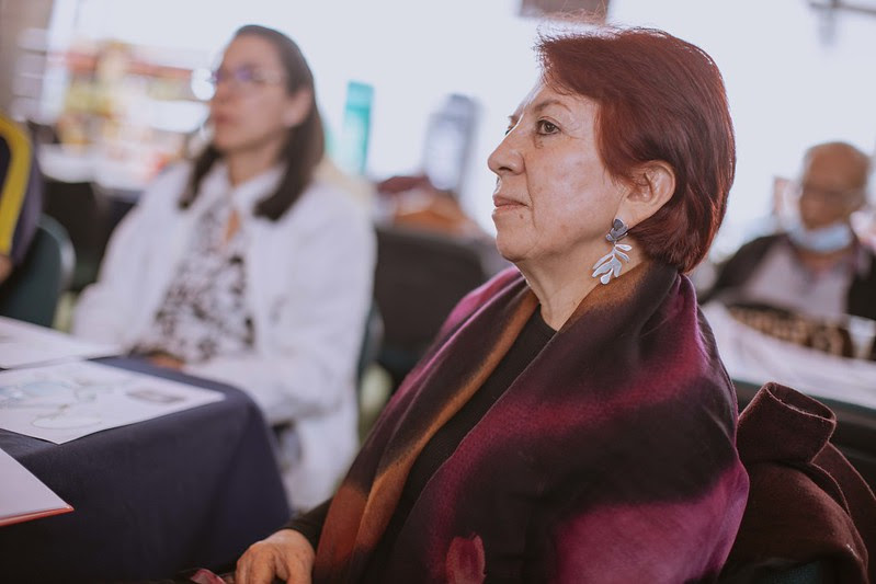 Dos mujeres en actividad taller de la FUGa