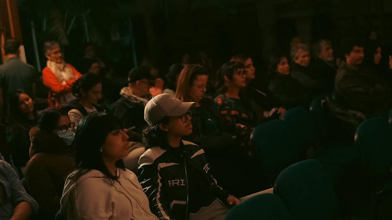 Personas en Actividad en el Muelle de la FUGA