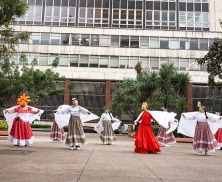 Personas en danza durante actividad de la FUGA