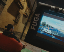 Persona en evento de cine de la FUGA