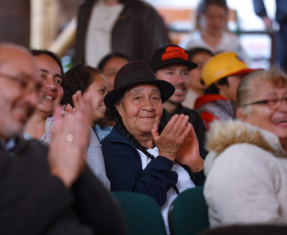 Personas mayores en taller de la FUGA