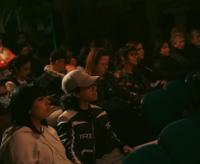 Personas en Actividad en el Muelle de la FUGA