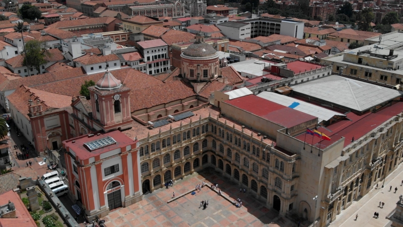 Fotografía aérea de la plazoleta del Colegio Mayor de San Bartolomé