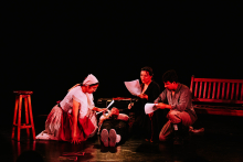 Una obra de teatro durante una actividad de la FUGA