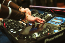 Dj en evento de la FUGA